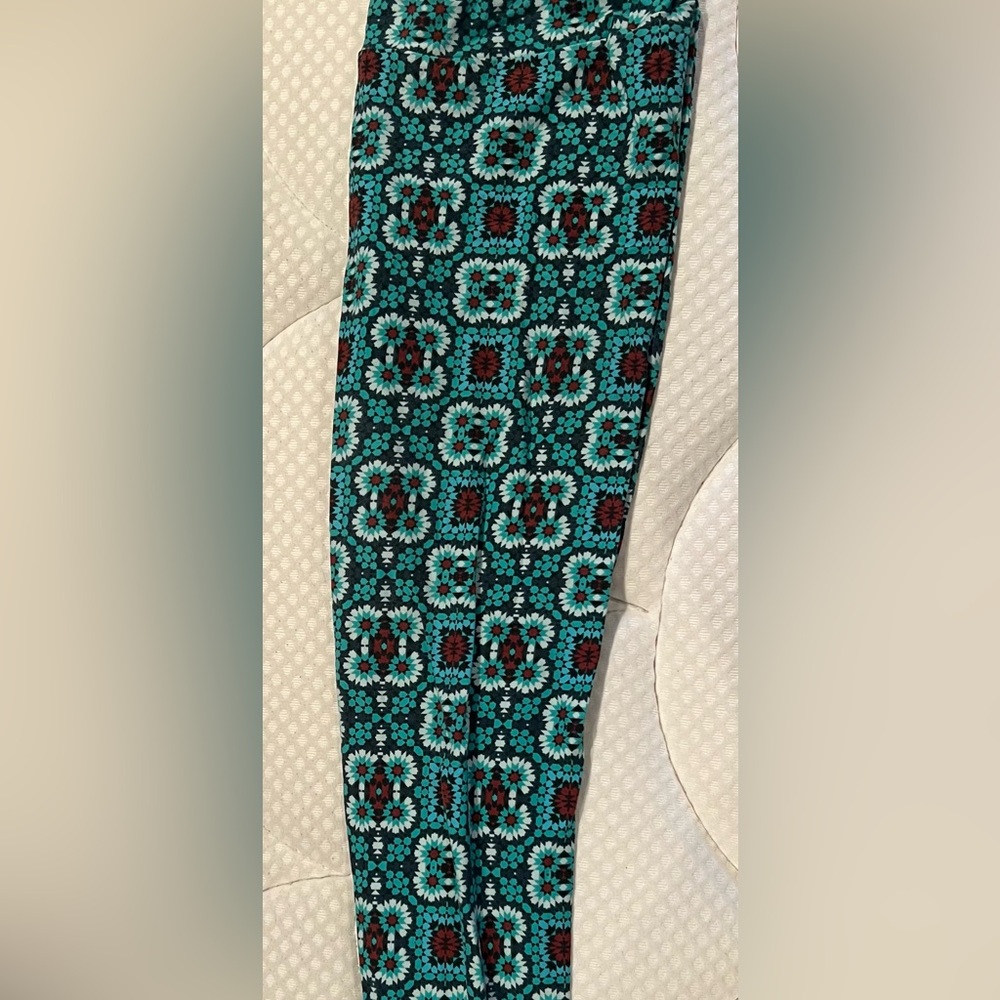 Teal patterned LulaRoe leggings